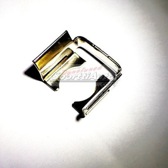 Suuttimen jatkoholkin kiinnitysklipsi